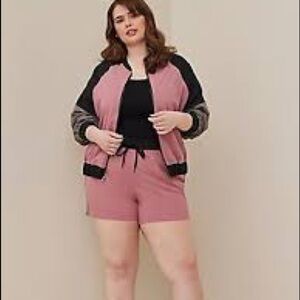 Torrid LOVESICK COLOR BLOCK PULL-ON SHORT STRETCH WOVEN MAUVE With Jacket Gym 2X